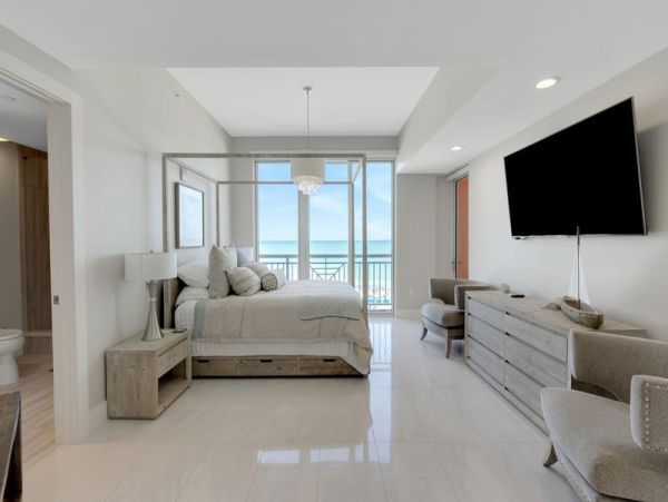 Luxury Beachfront Penthouse Almost 5,000 Sq Ft Luxury Vacationing.
